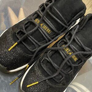 Jordan 11- Heiress size 6.5 Y/(Womens size 8)